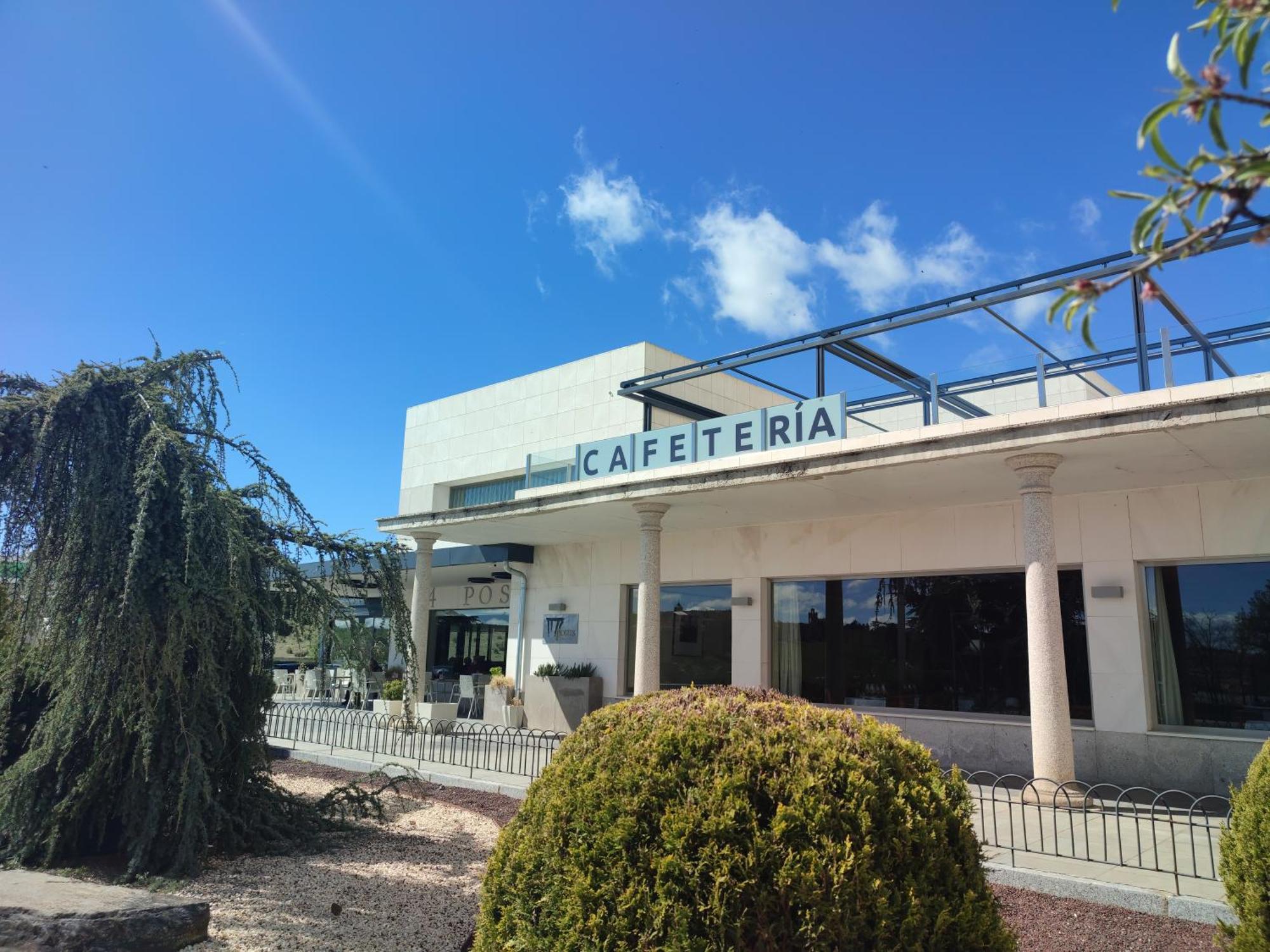 Hotel Sercotel Cuatro Postes Avila Bagian luar foto