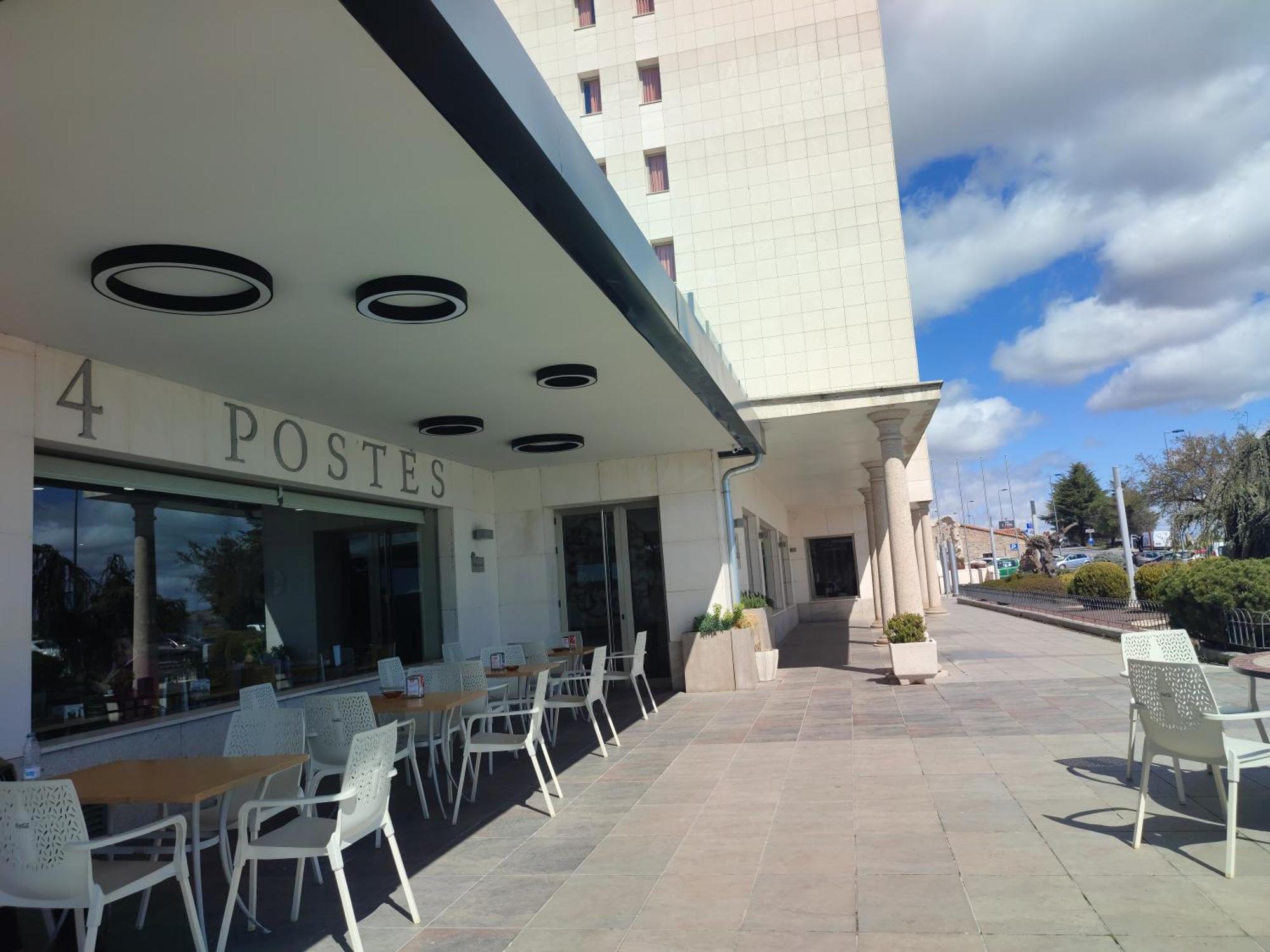 Hotel Sercotel Cuatro Postes Avila Bagian luar foto