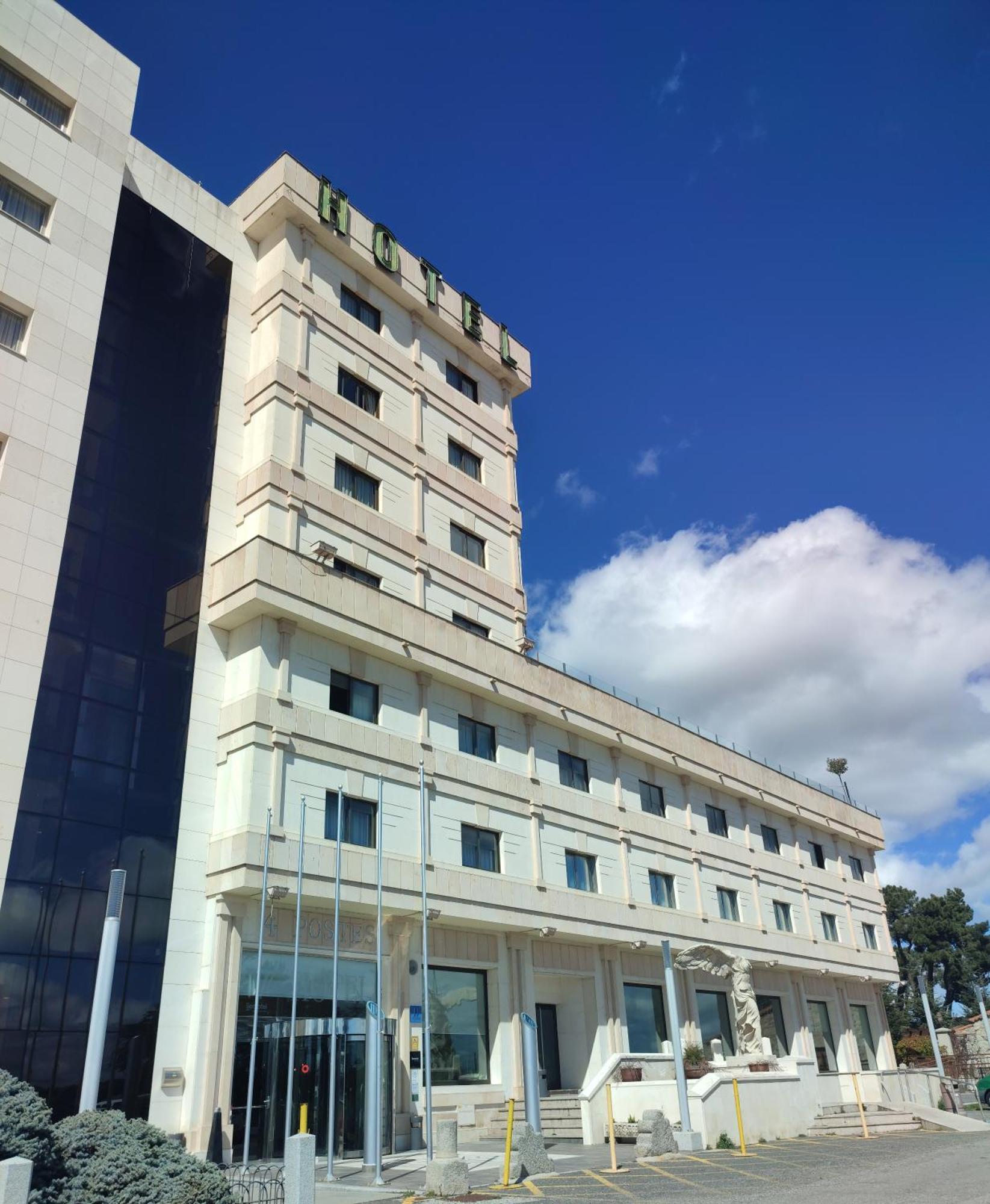 Hotel Sercotel Cuatro Postes Avila Bagian luar foto