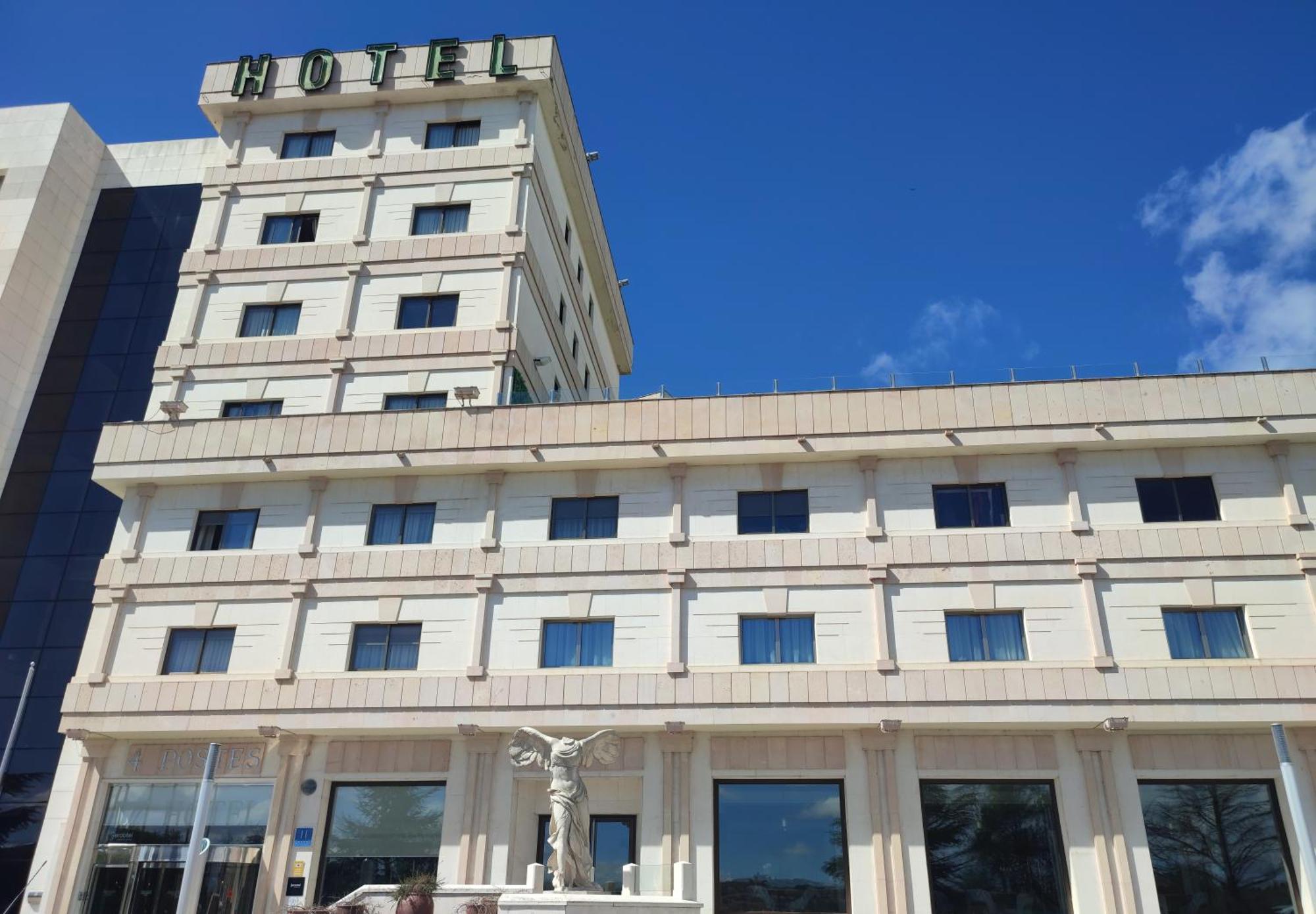 Hotel Sercotel Cuatro Postes Avila Bagian luar foto
