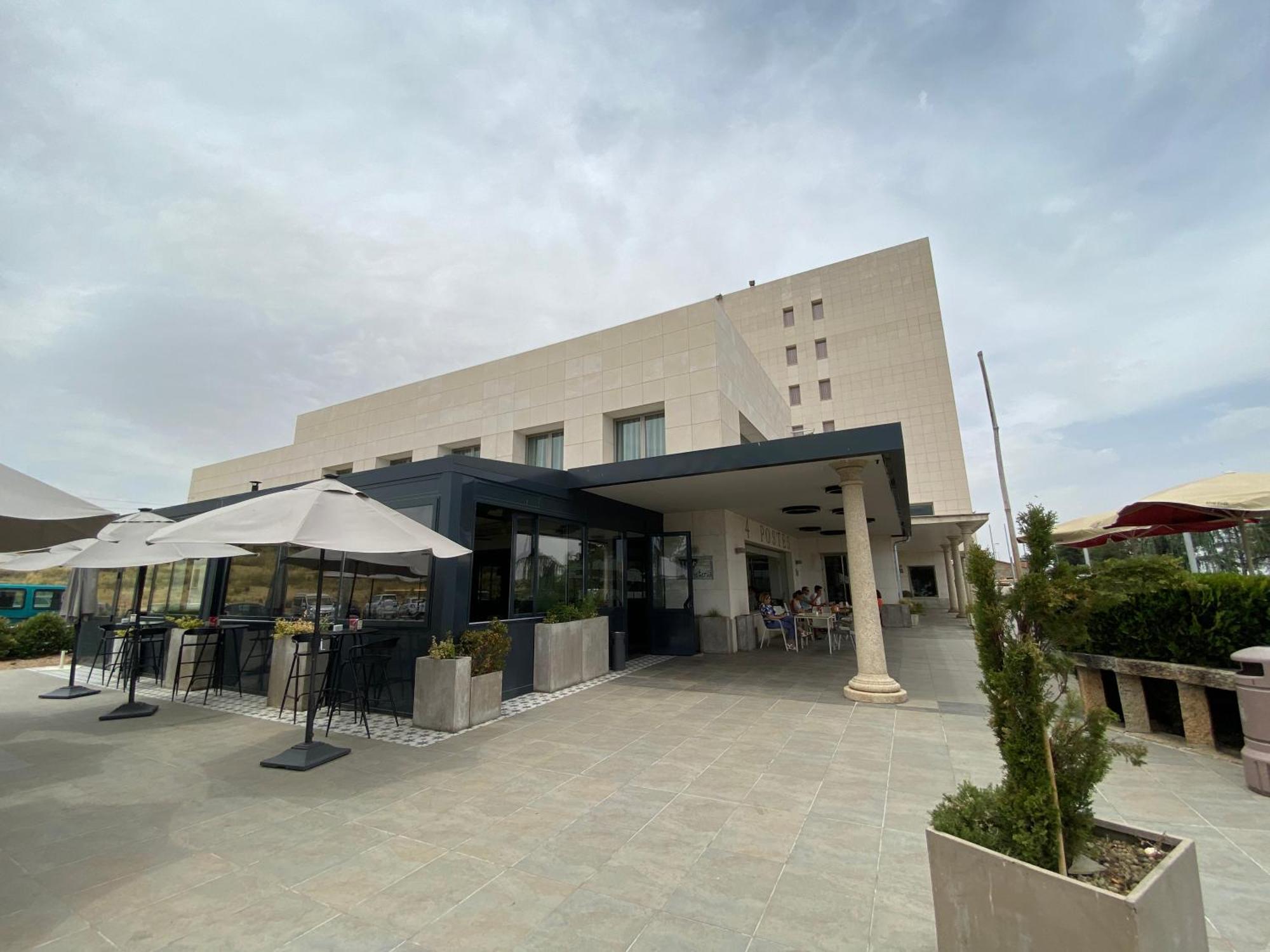 Hotel Sercotel Cuatro Postes Avila Bagian luar foto