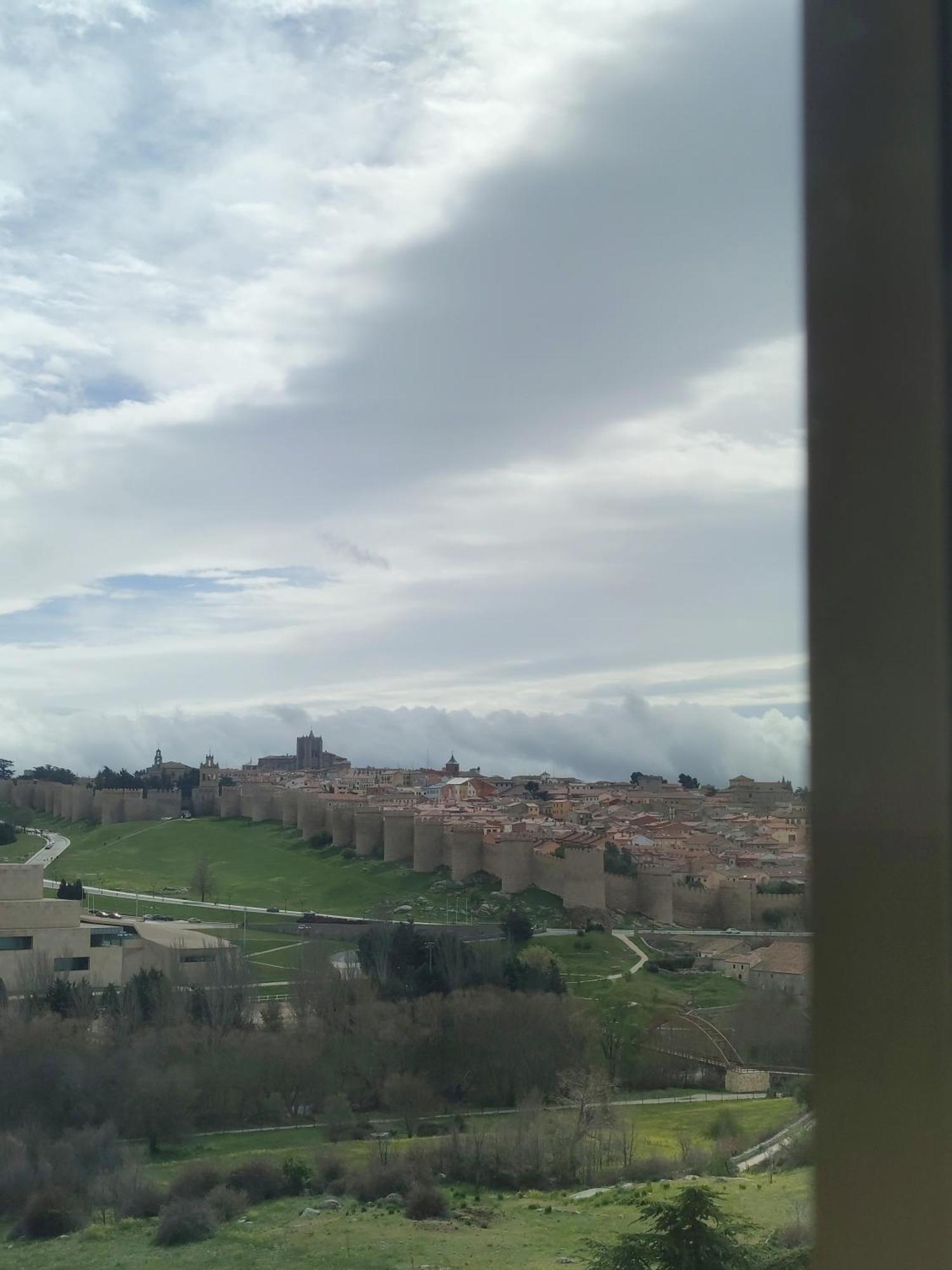 Hotel Sercotel Cuatro Postes Avila Bagian luar foto