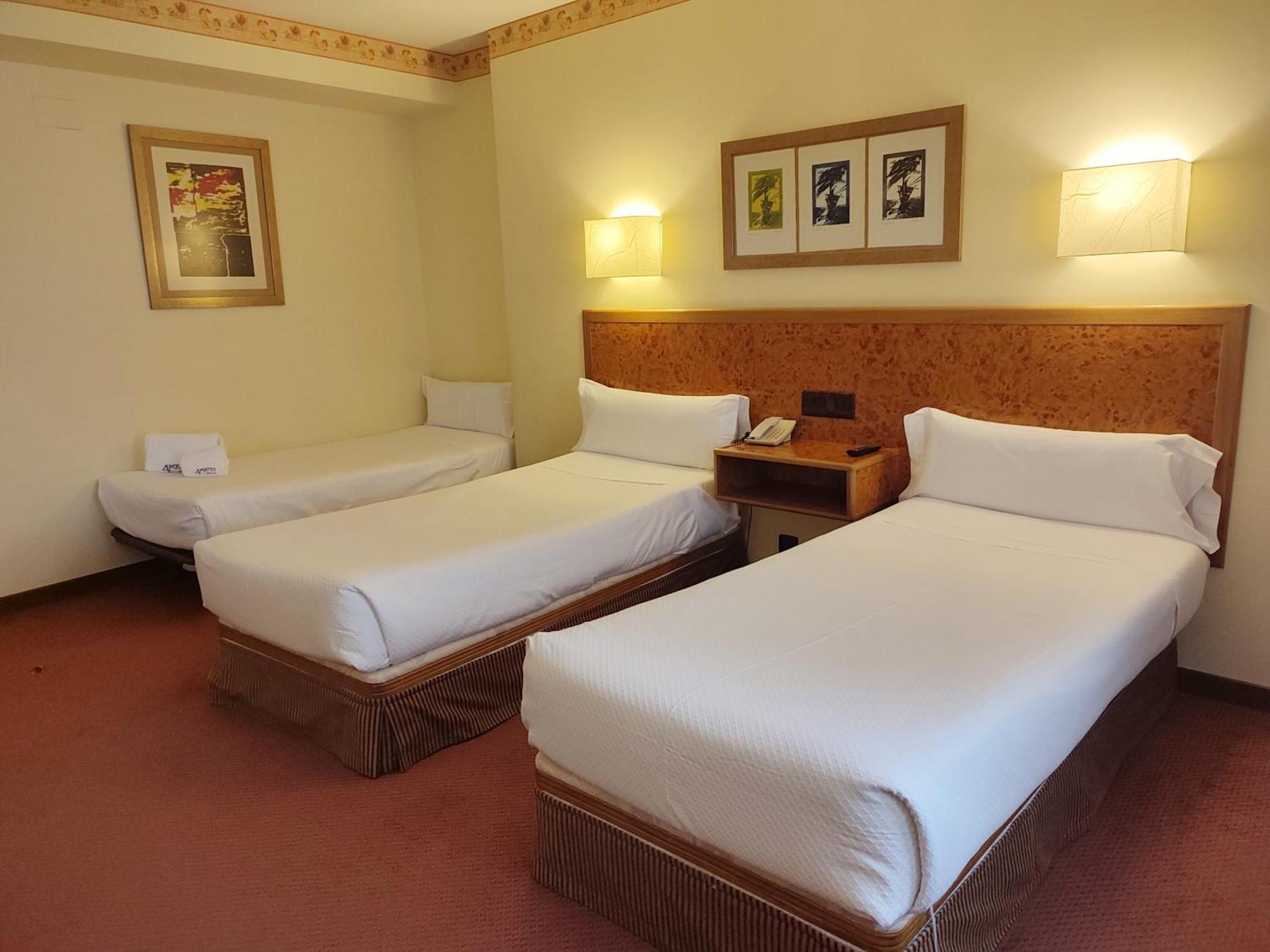 Hotel Sercotel Cuatro Postes Avila Bagian luar foto
