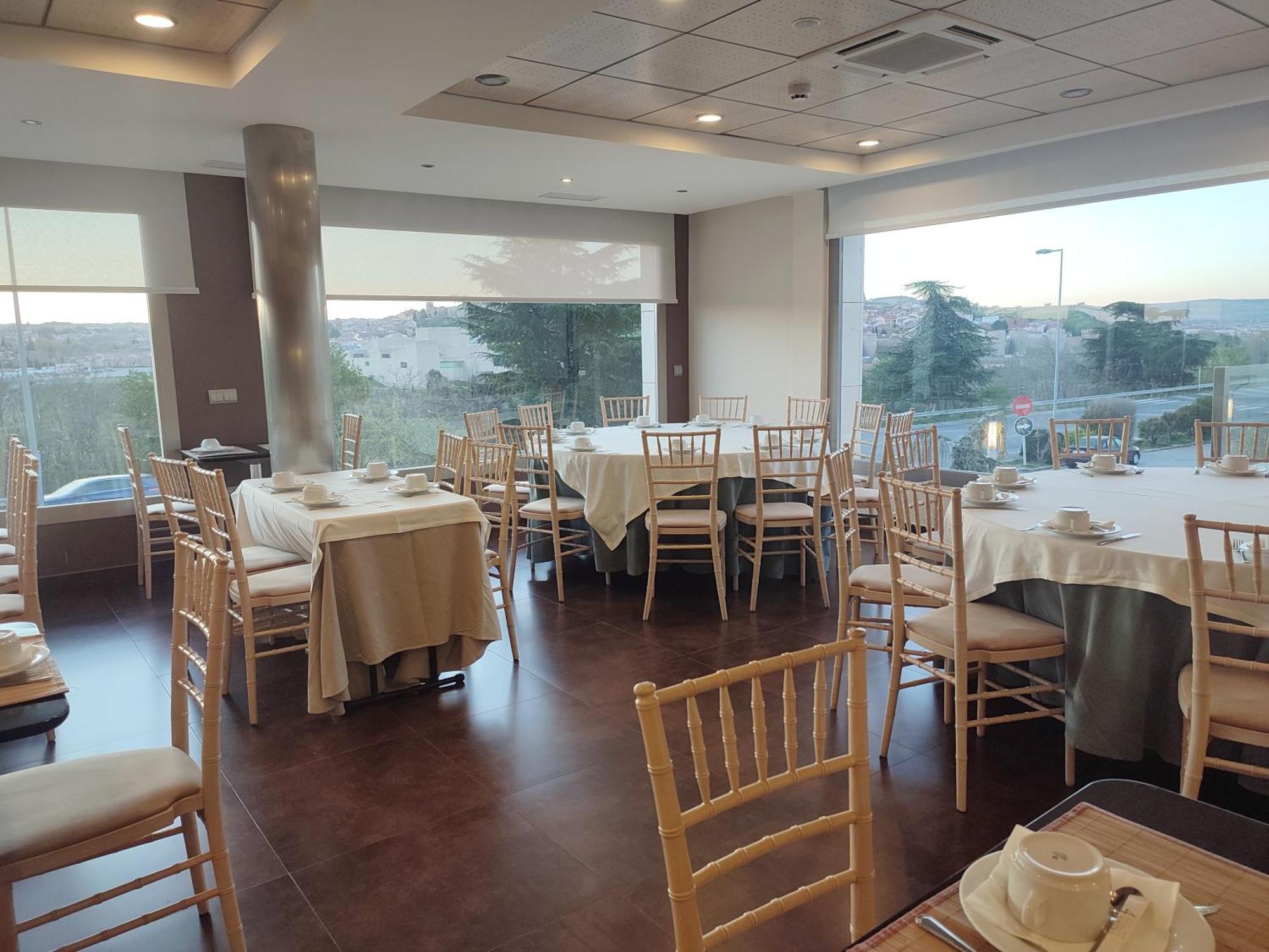 Hotel Sercotel Cuatro Postes Avila Bagian luar foto