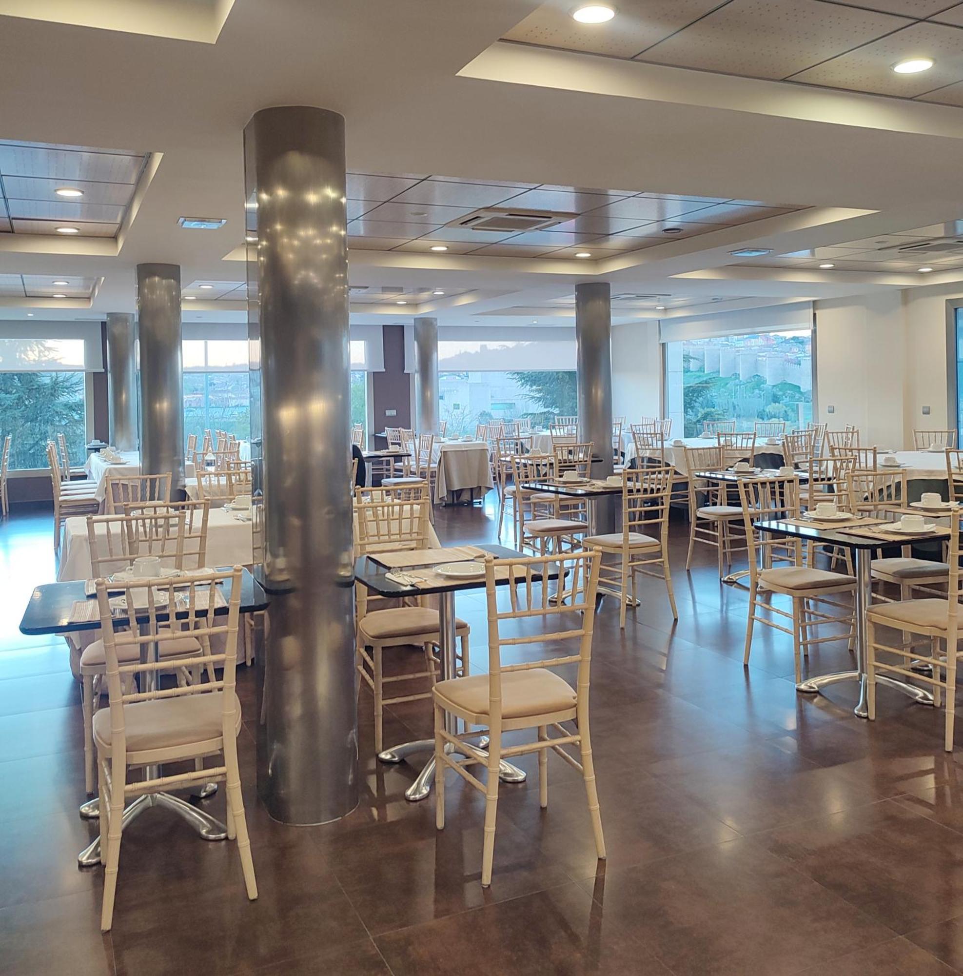 Hotel Sercotel Cuatro Postes Avila Bagian luar foto