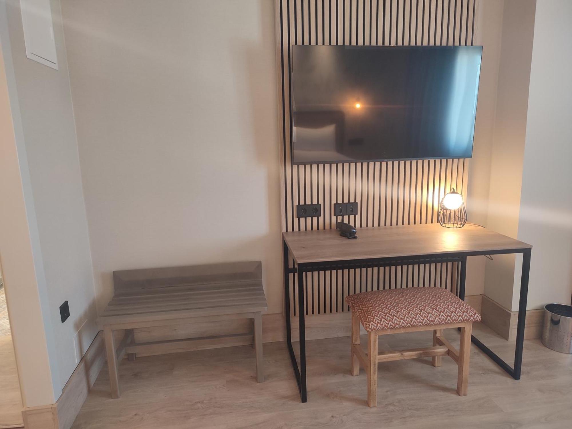 Hotel Sercotel Cuatro Postes Avila Bagian luar foto