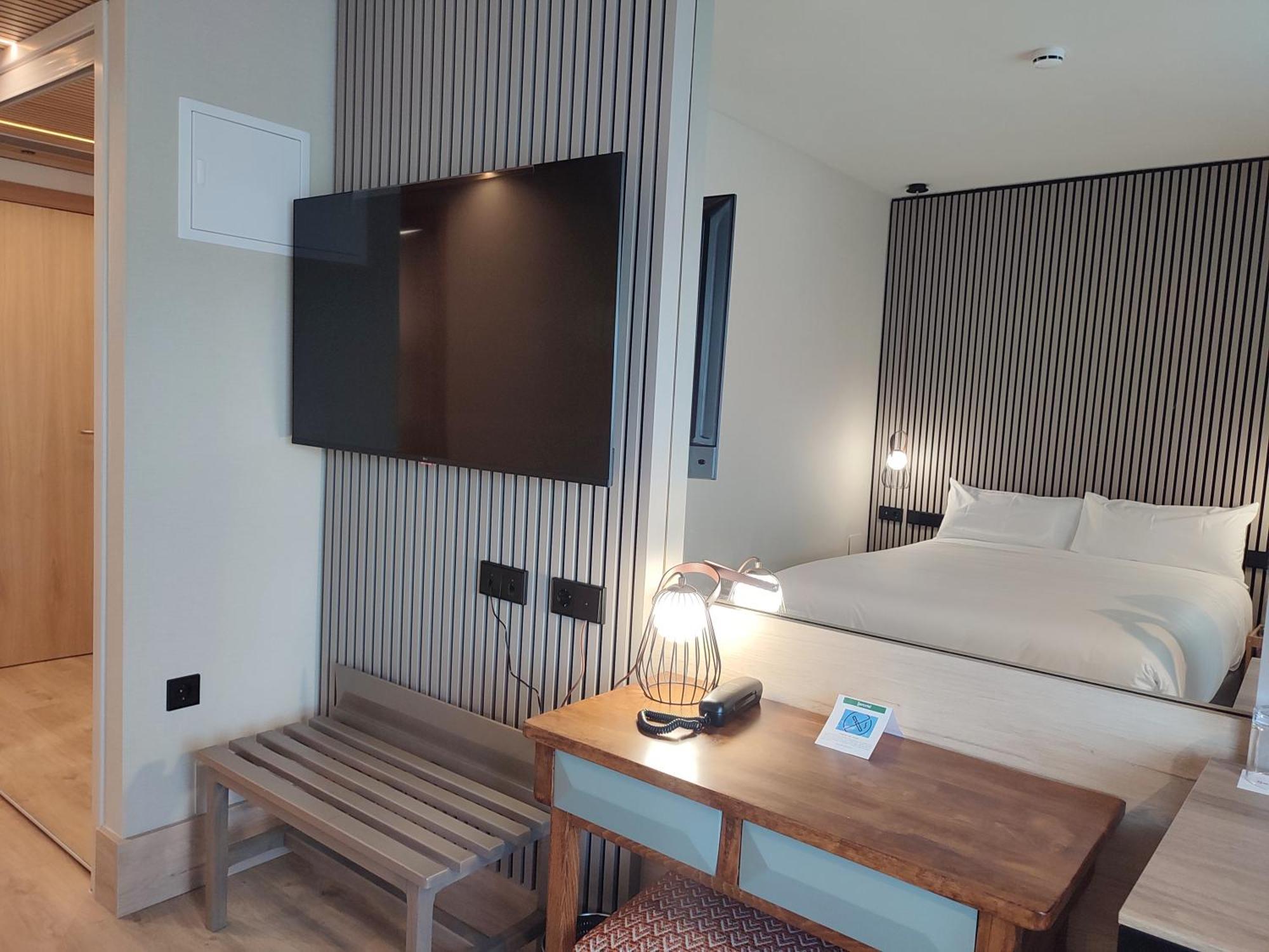 Hotel Sercotel Cuatro Postes Avila Bagian luar foto