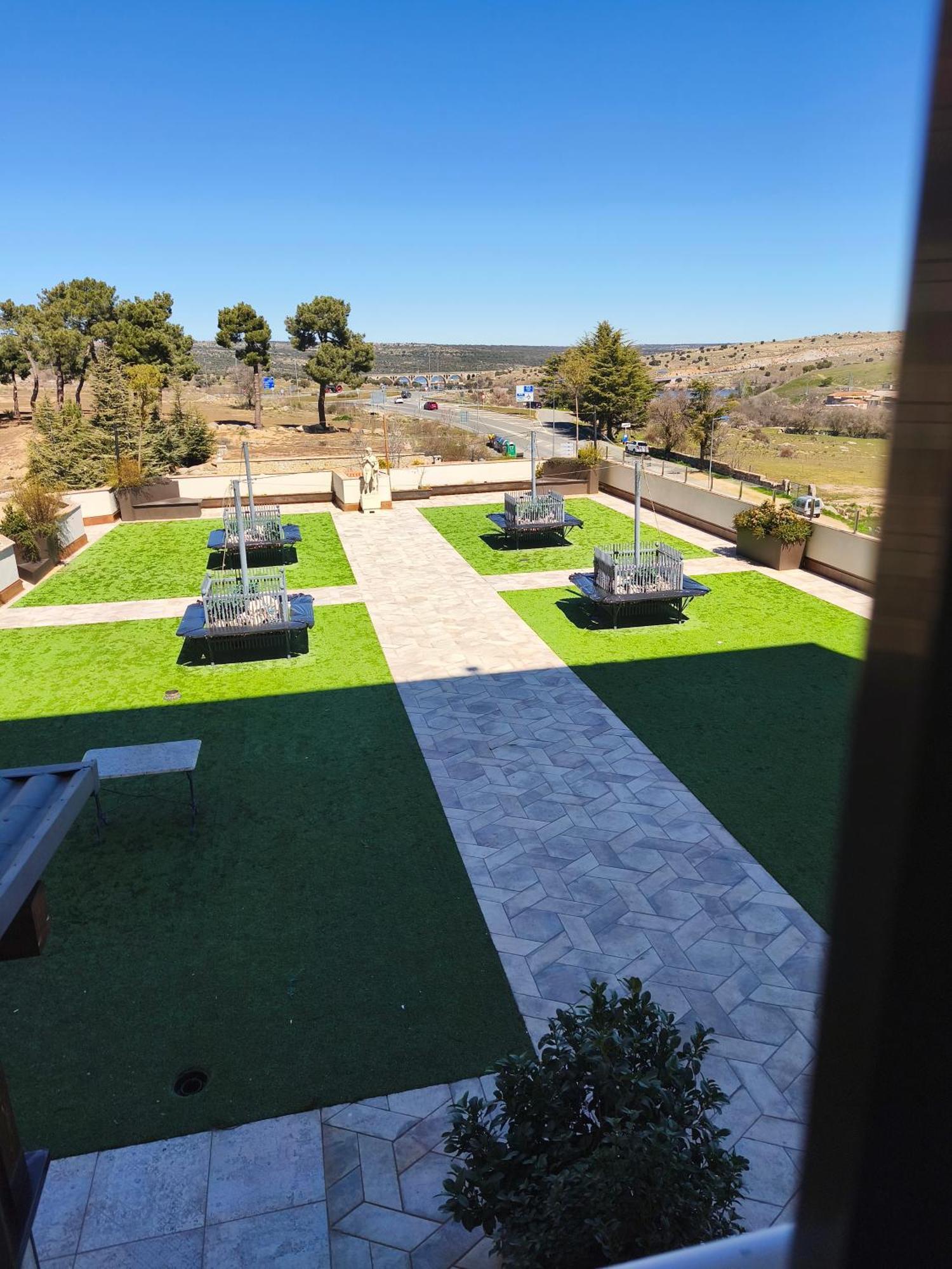 Hotel Sercotel Cuatro Postes Avila Bagian luar foto
