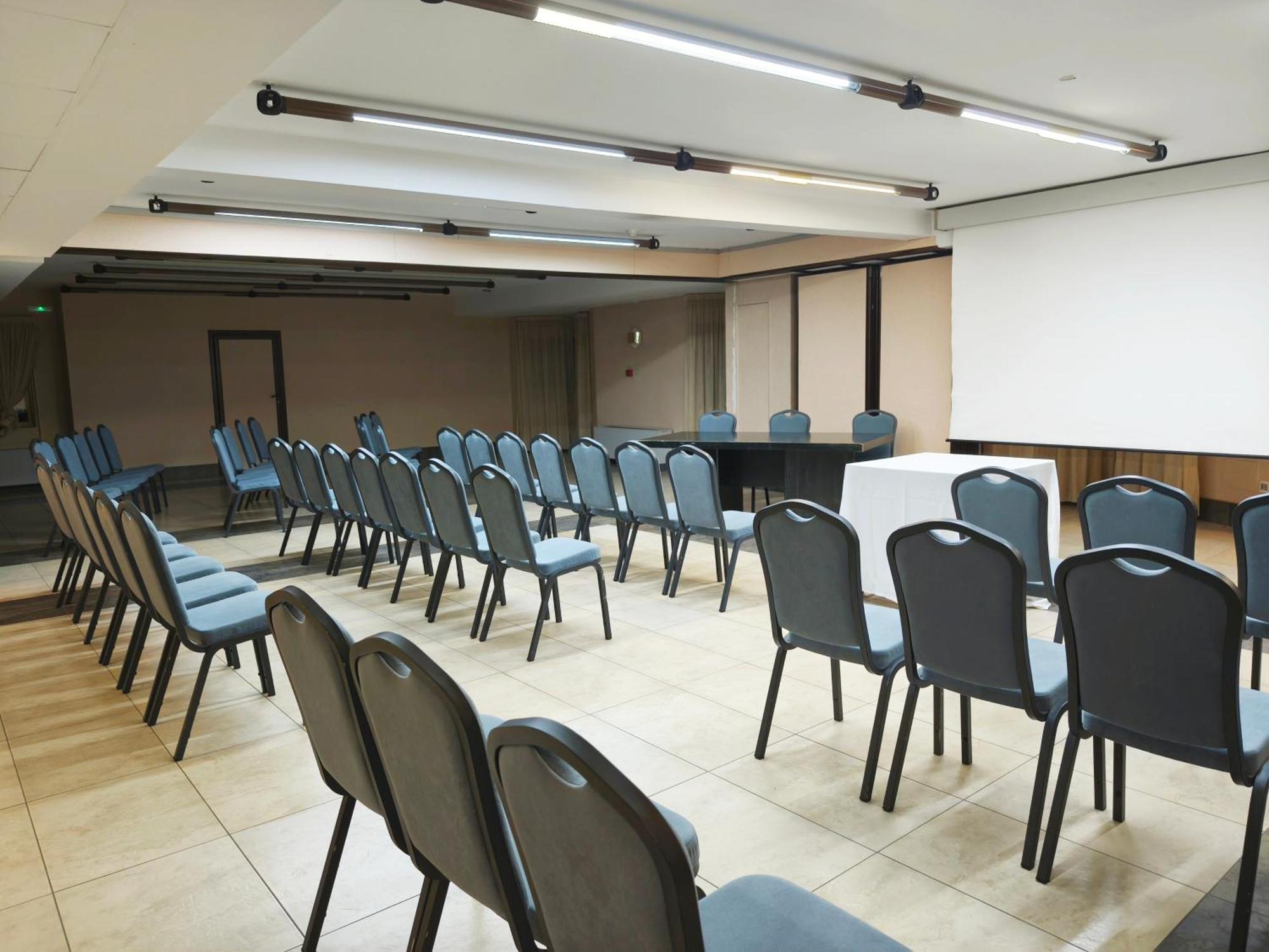 Hotel Sercotel Cuatro Postes Avila Bagian luar foto