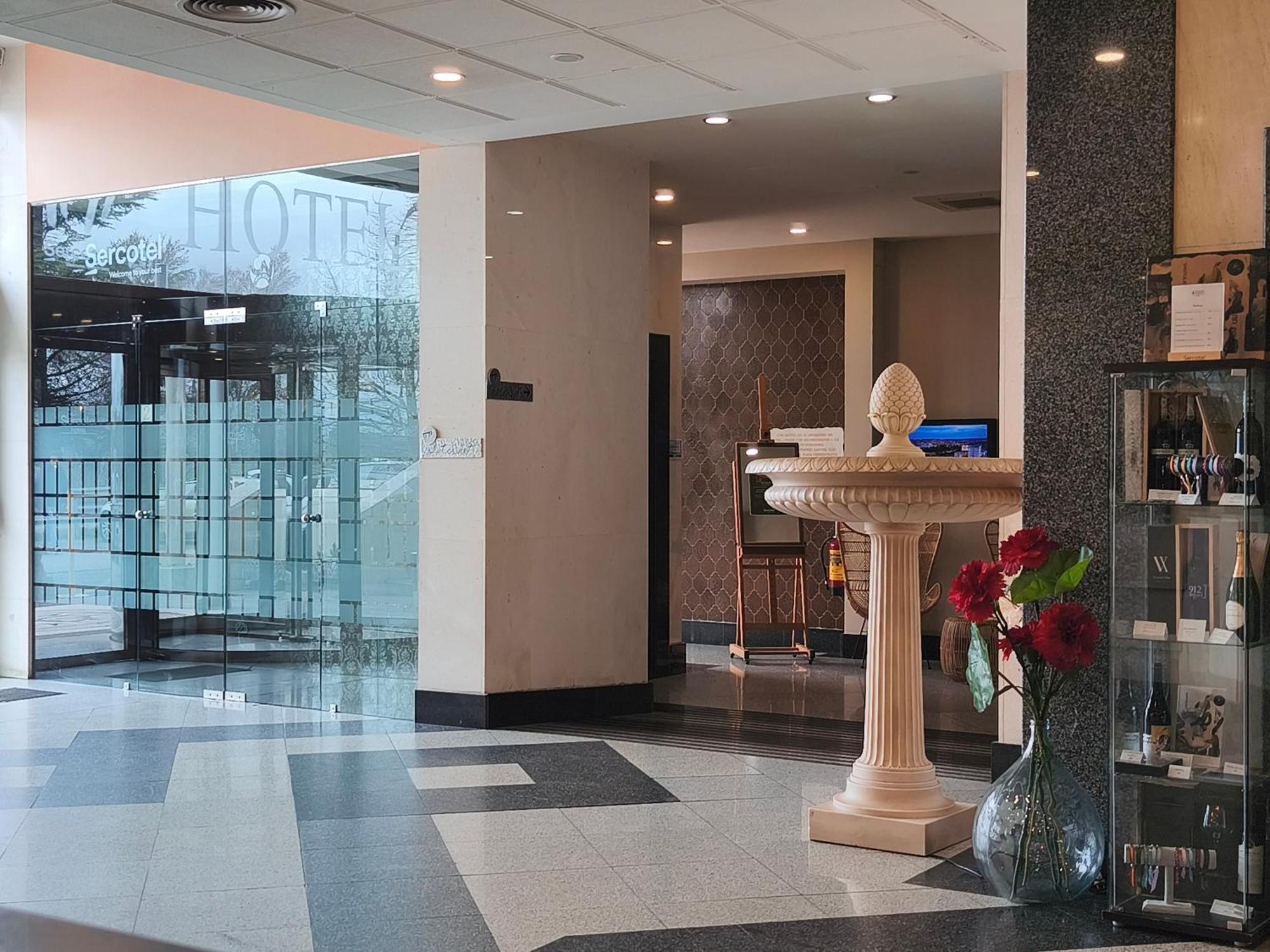 Hotel Sercotel Cuatro Postes Avila Bagian luar foto